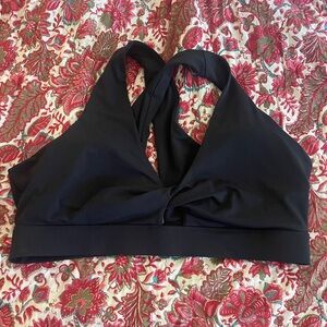Fabletics Oasis Twist Medium Impact Bra